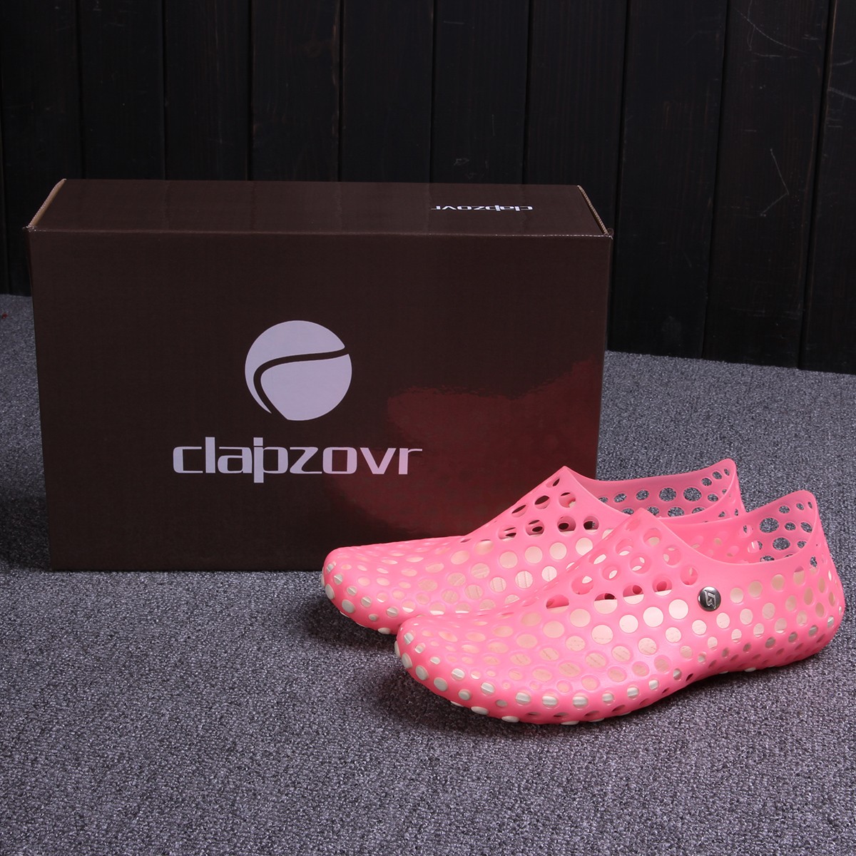 clapzovr water shoes